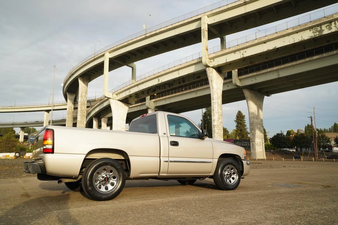 2005 GMC Sierra 1st Gen - Image 20 of 31
