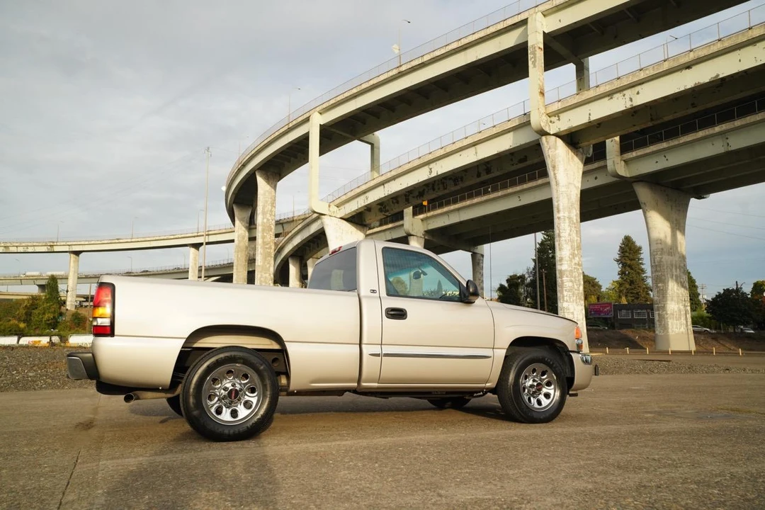 2005 GMC Sierra 1st Gen - Image 21 of 31