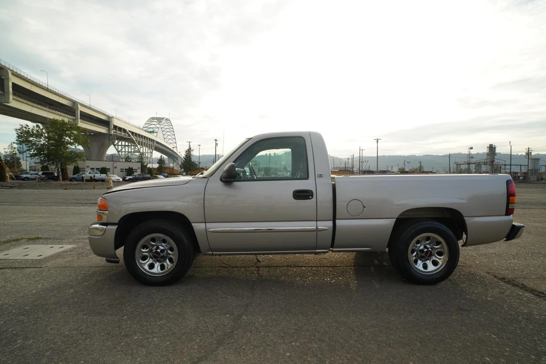 2005 GMC Sierra 1st Gen - Image 6 of 31