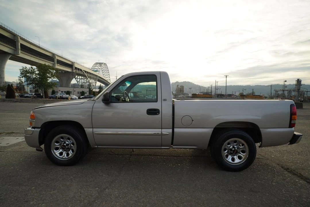 2005 GMC Sierra 1st Gen - Image 7 of 31