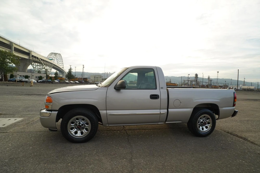 2005 GMC Sierra 1st Gen - Image 8 of 31