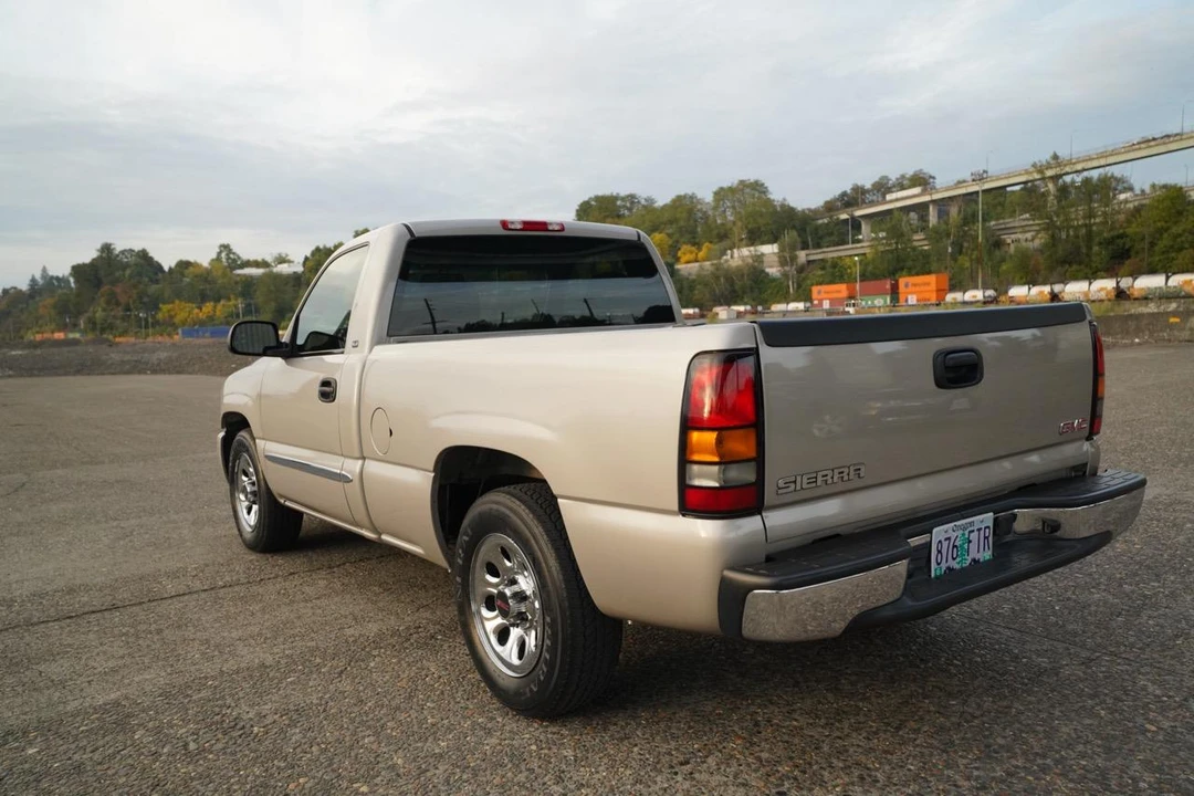 2005 GMC Sierra 1st Gen - Image 11 of 31
