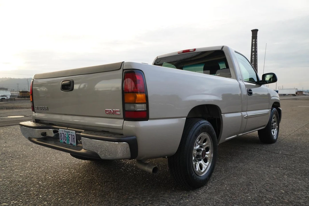 2005 GMC Sierra 1st Gen - Image 16 of 31