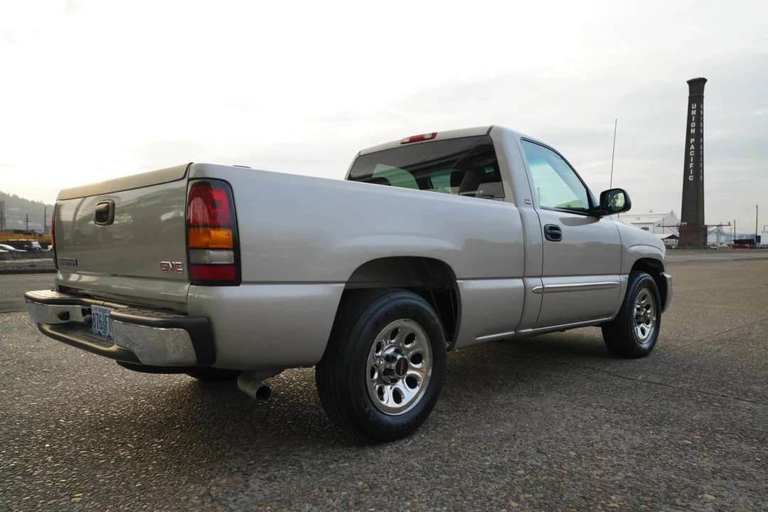 2005 GMC Sierra 1st Gen - Image 17 of 31