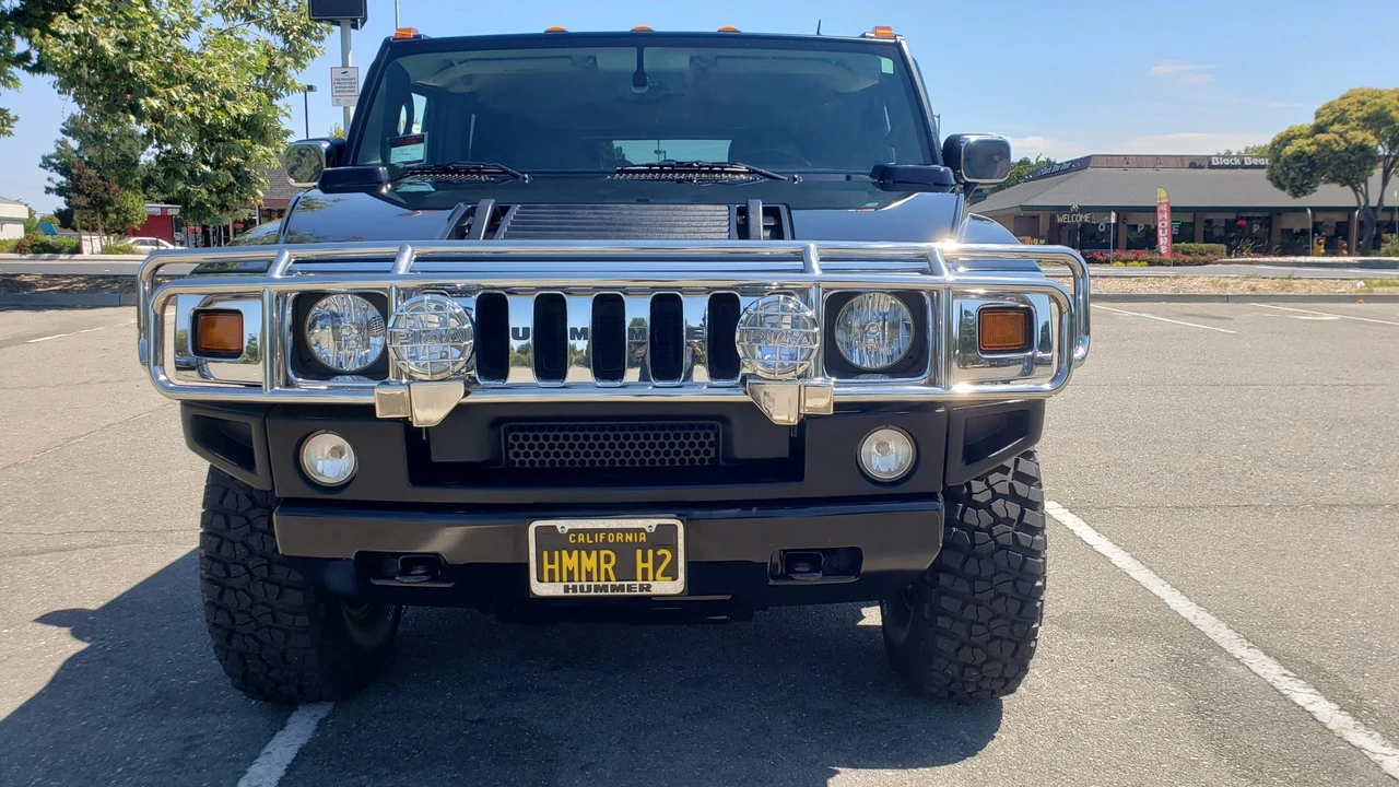 2005 Hummer Hummer H2 - Image 2 of 31