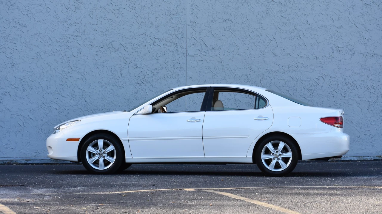 2005 Lexus ES 4th Gen - Image 29 of 31