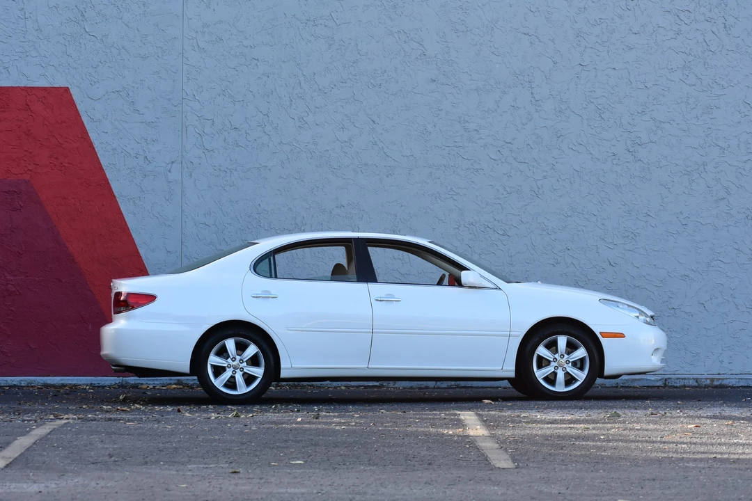 2005 Lexus ES 4th Gen - Image 11 of 31