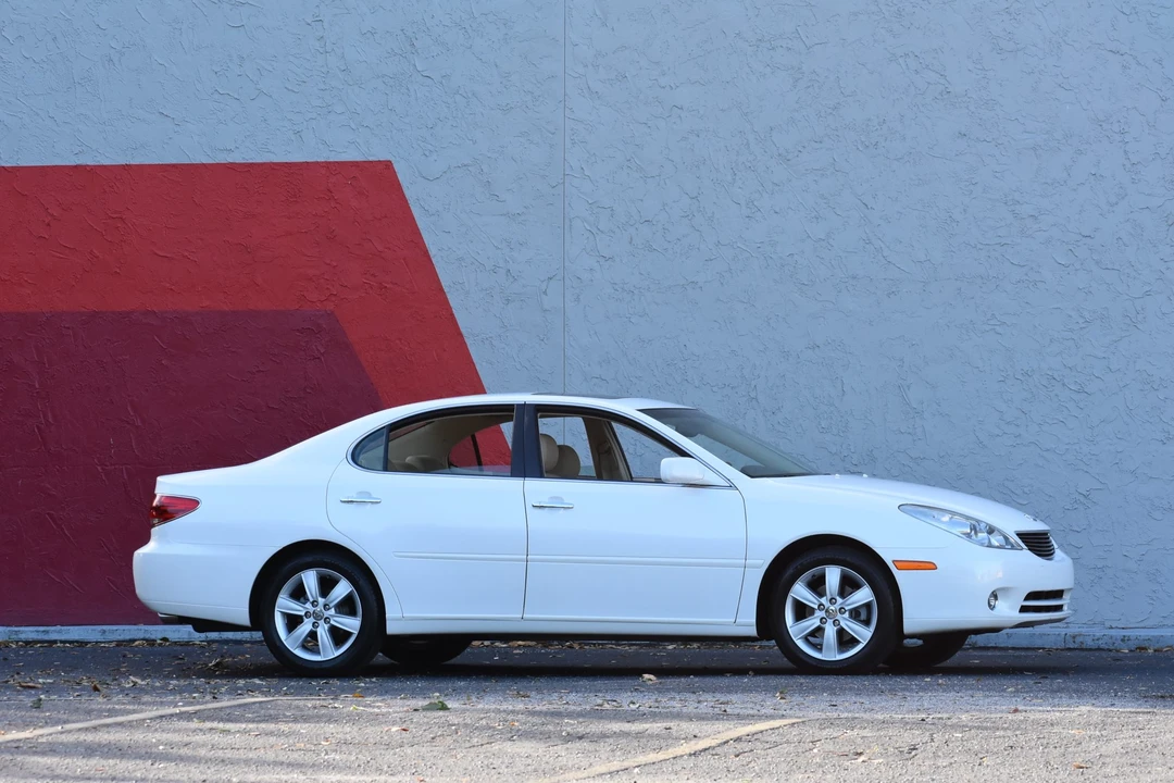 2005 Lexus ES 4th Gen - Image 9 of 31