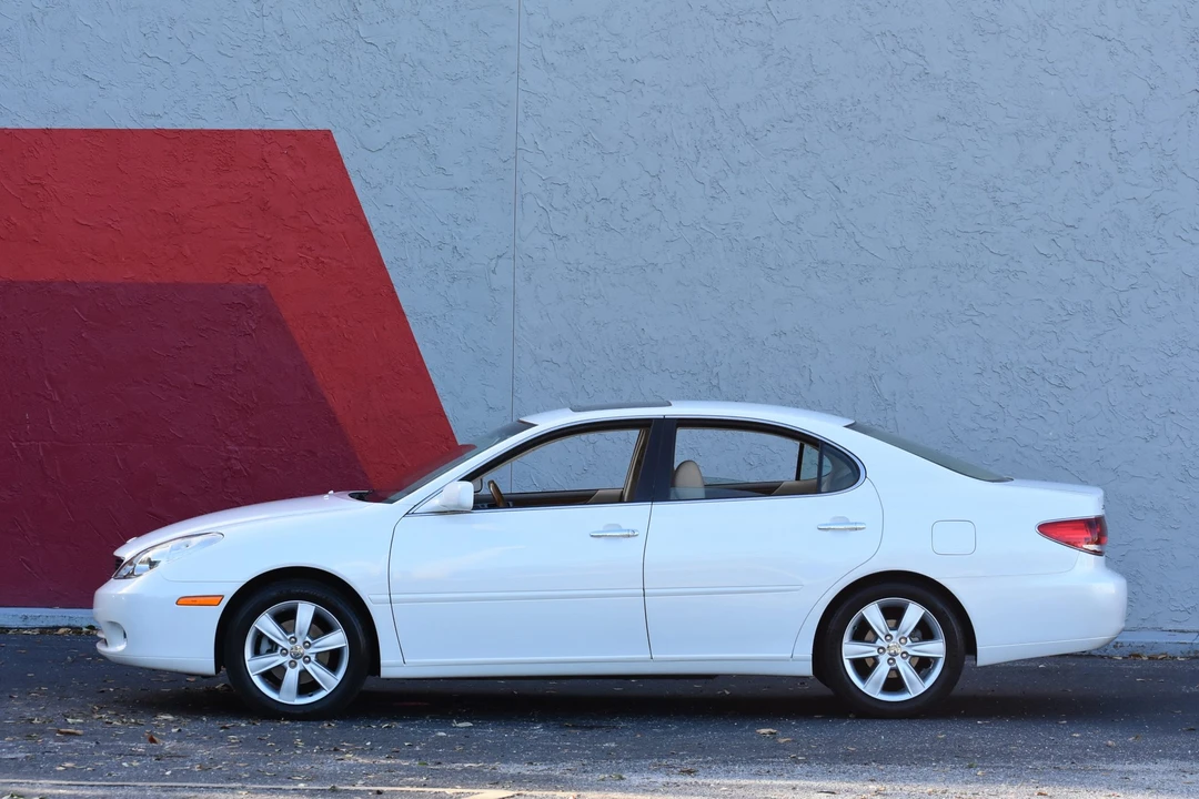 2005 Lexus ES 4th Gen - Image 25 of 31