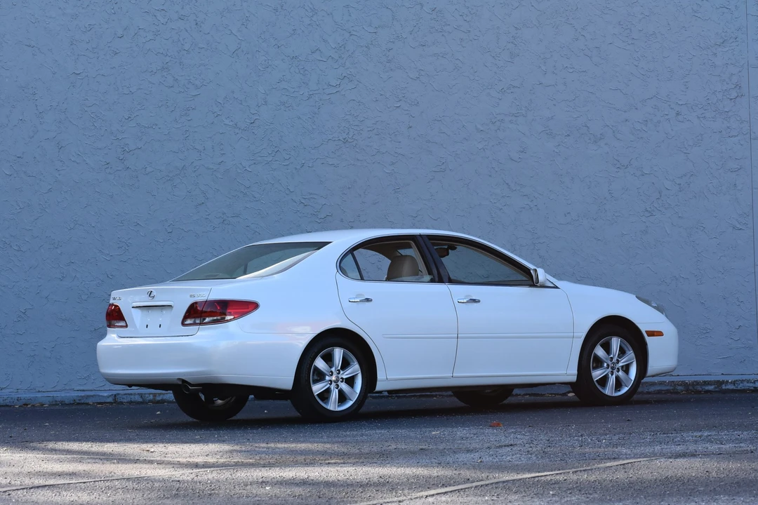 2005 Lexus ES 4th Gen - Image 15 of 31
