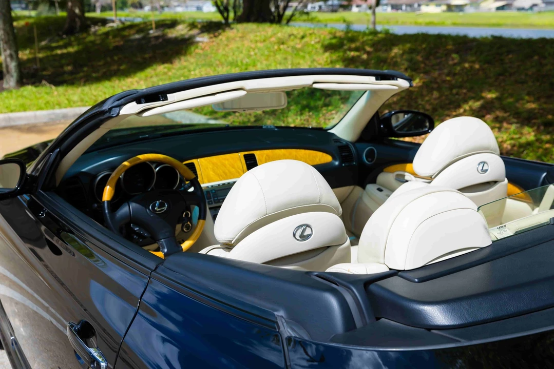 2005 Lexus SC430 - Image 30 of 31