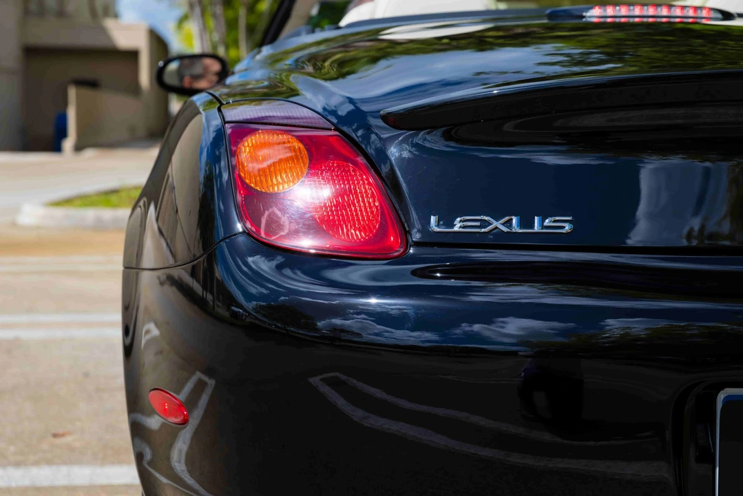 2005 Lexus SC430 - Image 23 of 31