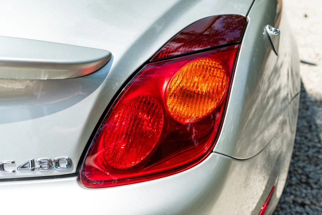 2005 Lexus SC430 - Image 25 of 31
