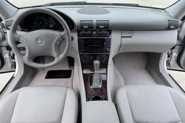 2005 Mercedes-Benz W203 C-Class - Image 5 of 8
