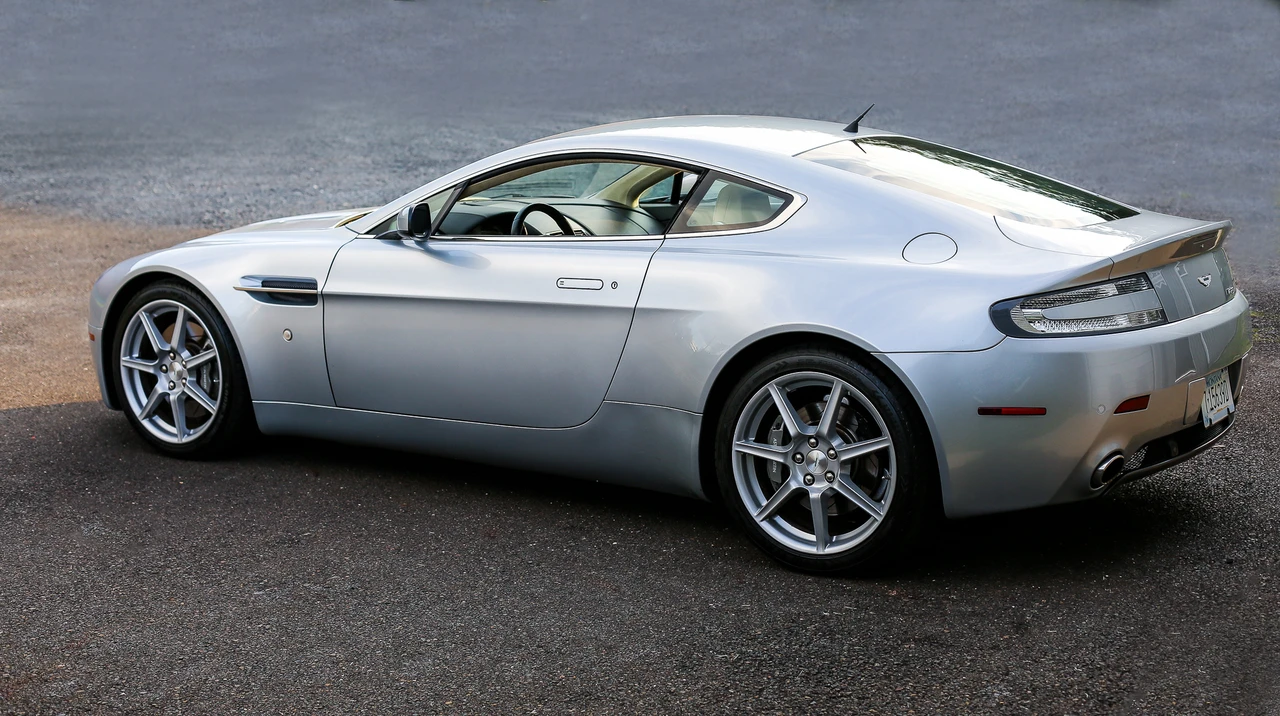 2006 Aston Martin V8 Vantage (2006-2017) - Image 10 of 31