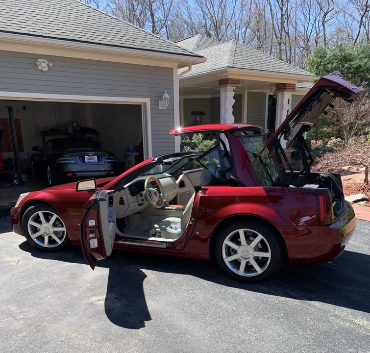 2006 Cadillac XLR - Image 11 of 31