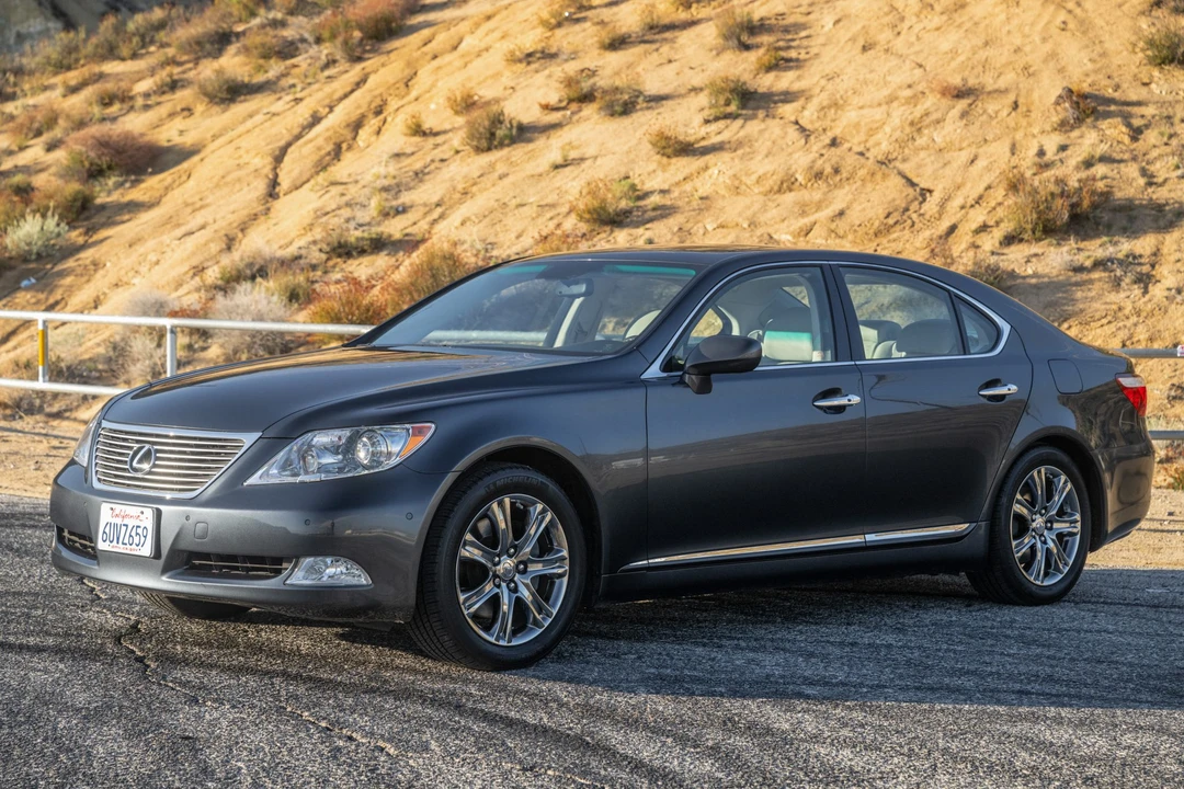 2007 Lexus LS 4th Gen - Image 2 of 31