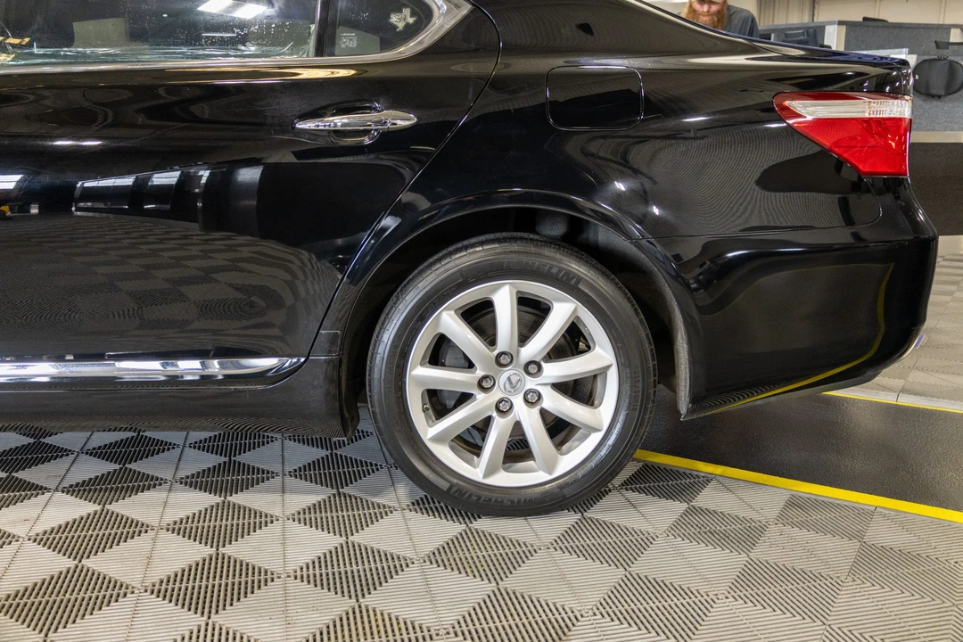 2007 Lexus LS 4th Gen - Image 21 of 31