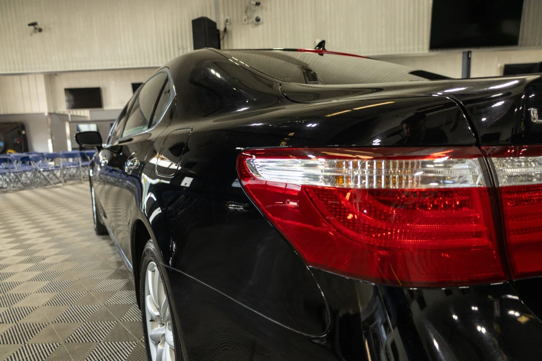 2007 Lexus LS 4th Gen - Image 25 of 31