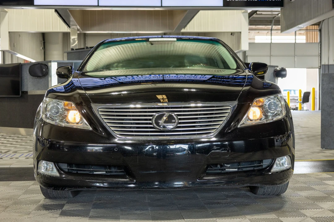 2007 Lexus LS 4th Gen - Image 2 of 31