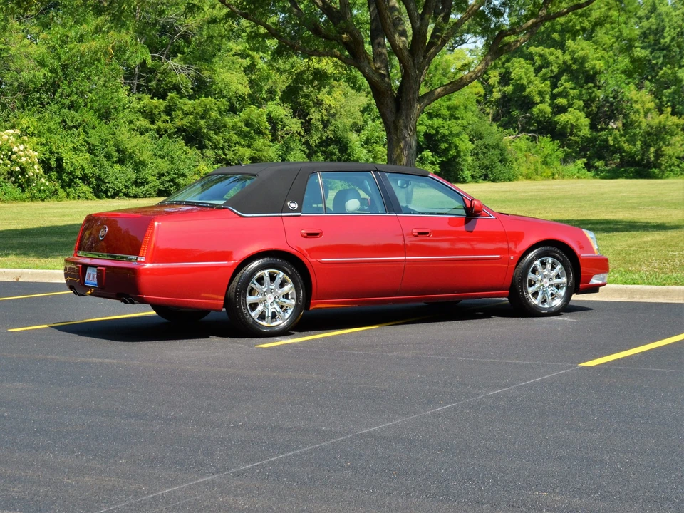 2008 Cadillac DTS - Image 17 of 31
