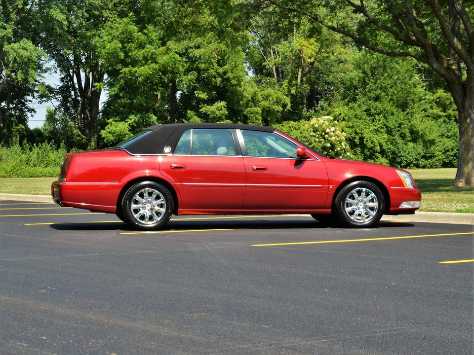 2008 Cadillac DTS - Image 14 of 31