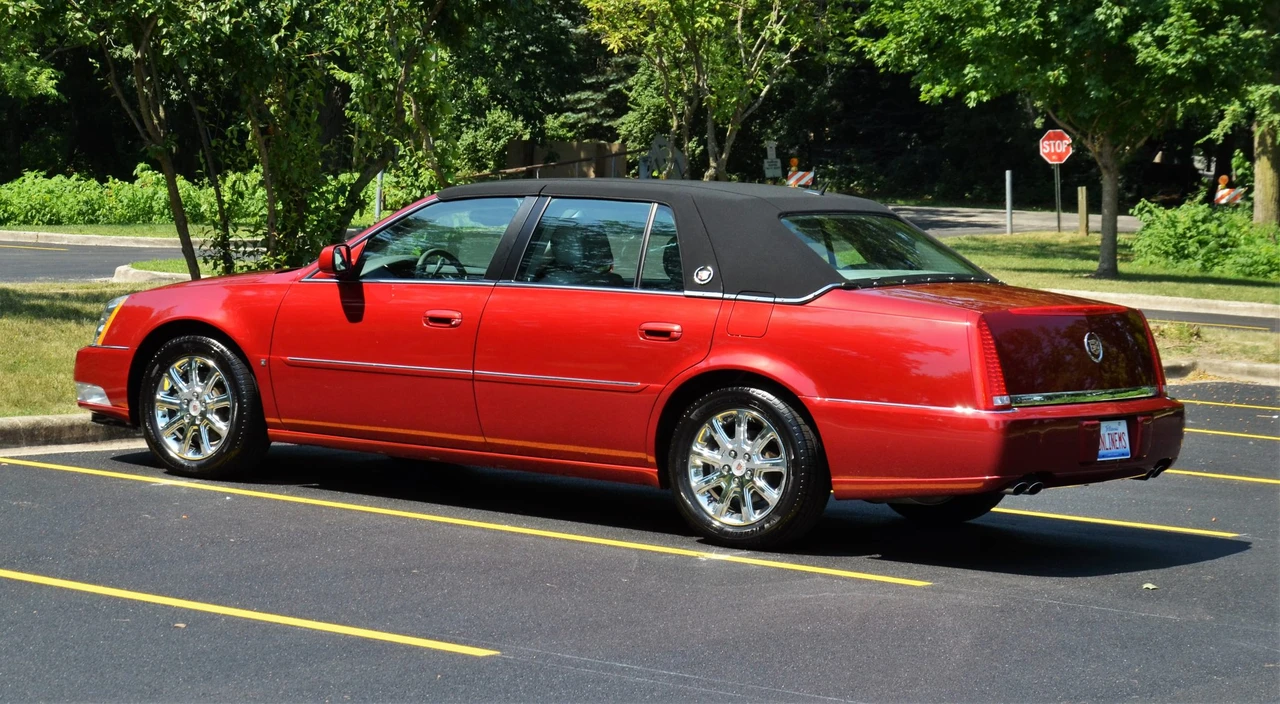 2008 Cadillac DTS - Image 24 of 31