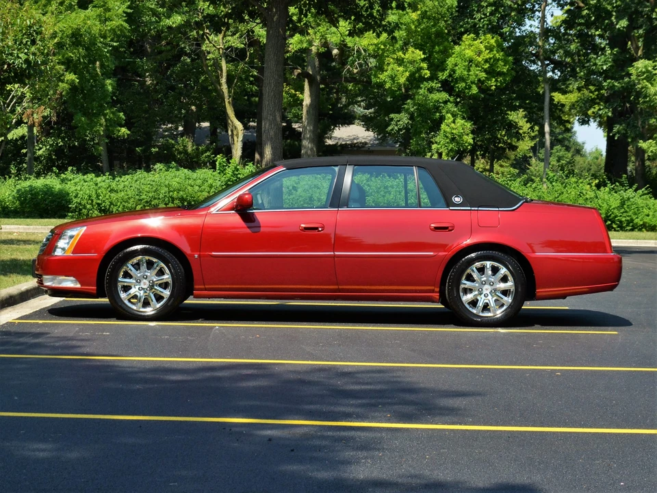 2008 Cadillac DTS - Image 25 of 31