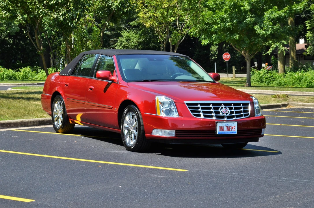 2008 Cadillac DTS - Image 9 of 31