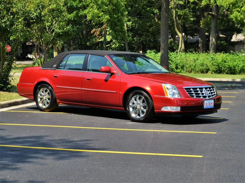 2008 Cadillac DTS - Image 10 of 31