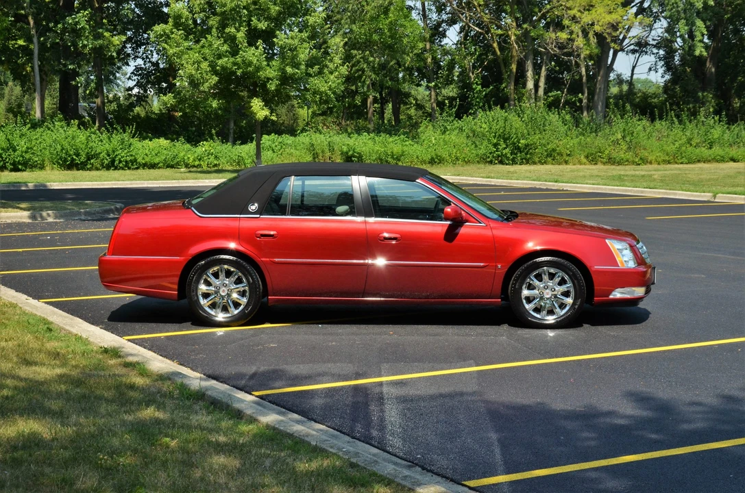 2008 Cadillac DTS - Image 11 of 31