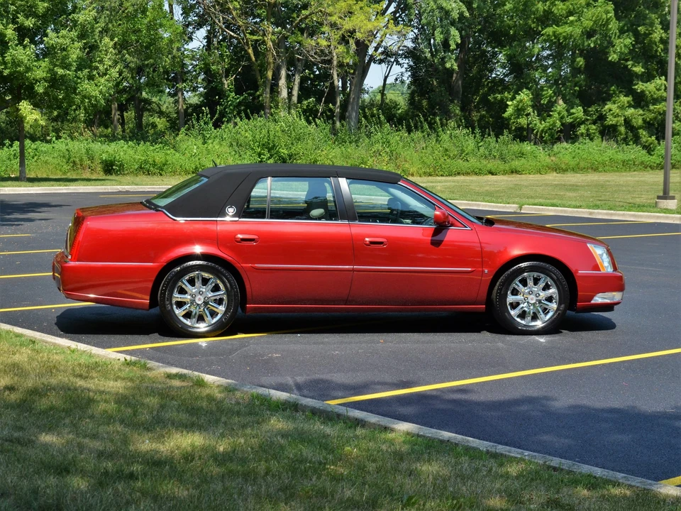2008 Cadillac DTS - Image 13 of 31