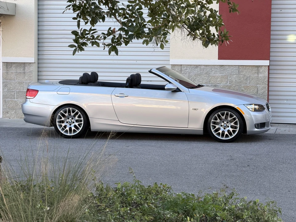 2009 BMW E93 3 Series Convertible - Image 14 of 31