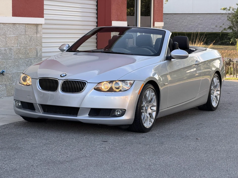2009 BMW E93 3 Series Convertible - Image 2 of 31