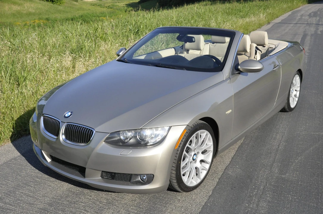 2009 BMW E93 3 Series Convertible - Image 2 of 31
