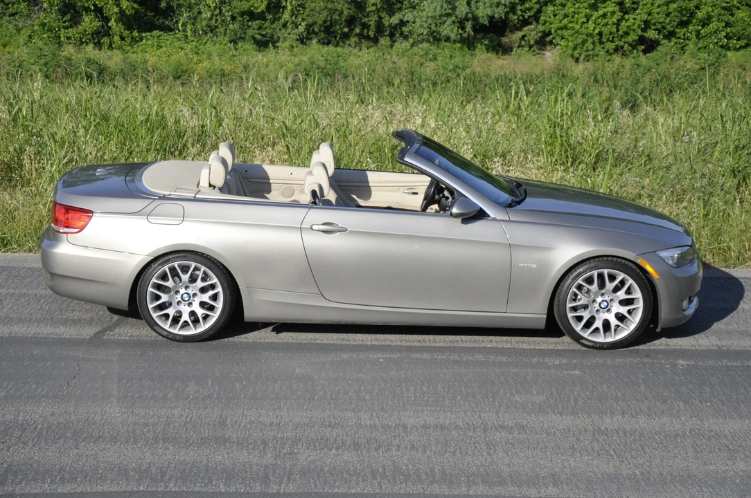 2009 BMW E93 3 Series Convertible - Image 12 of 31