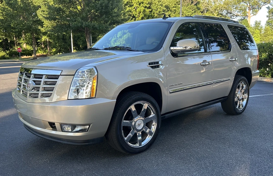 2010 Cadillac Escalade & EXT 3rd Gen - Image 11 of 31