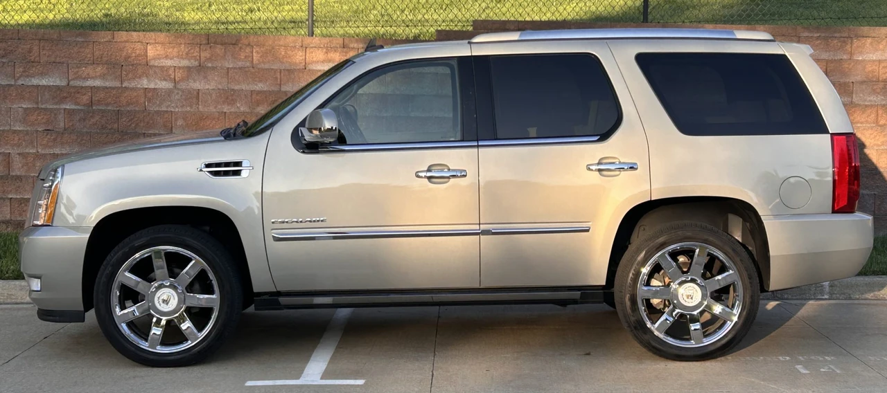 2010 Cadillac Escalade & EXT 3rd Gen - Image 17 of 31