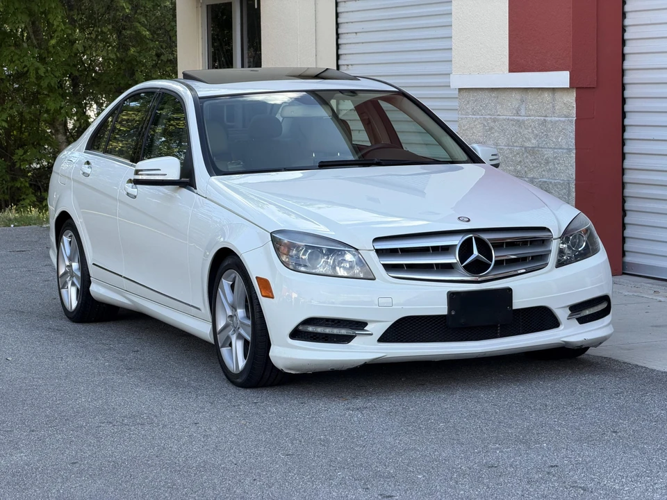 2011 Mercedes-Benz W204 C-Class - Image 17 of 31