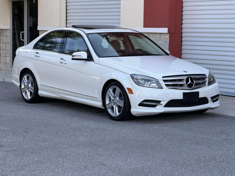 2011 Mercedes-Benz W204 C-Class - Image 16 of 31