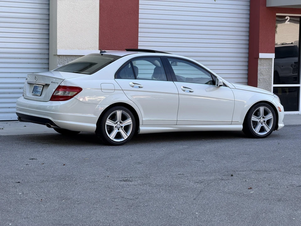 2011 Mercedes-Benz W204 C-Class - Image 12 of 31