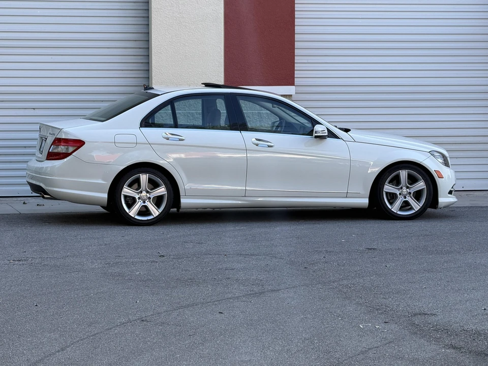 2011 Mercedes-Benz W204 C-Class - Image 14 of 31