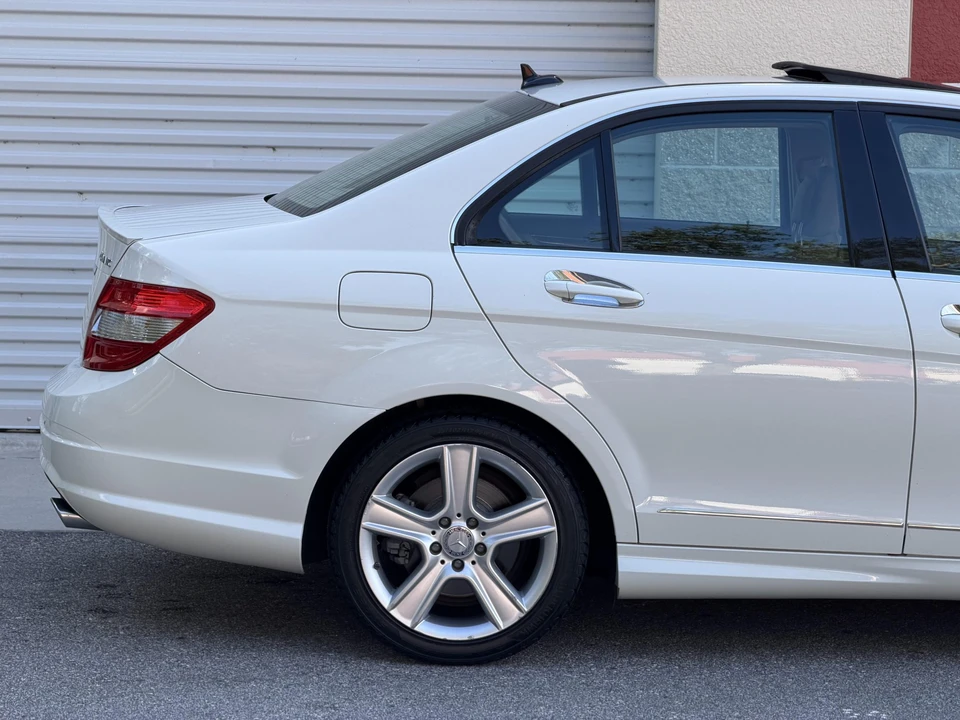 2011 Mercedes-Benz W204 C-Class - Image 21 of 31