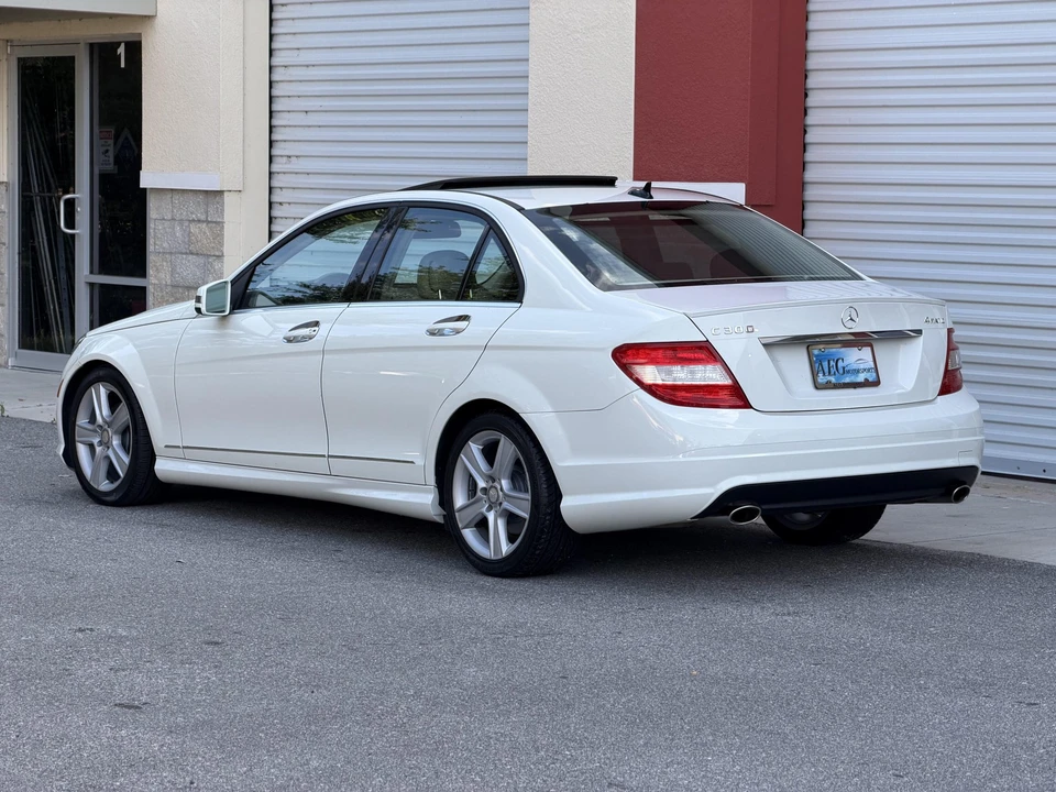 2011 Mercedes-Benz W204 C-Class - Image 7 of 31