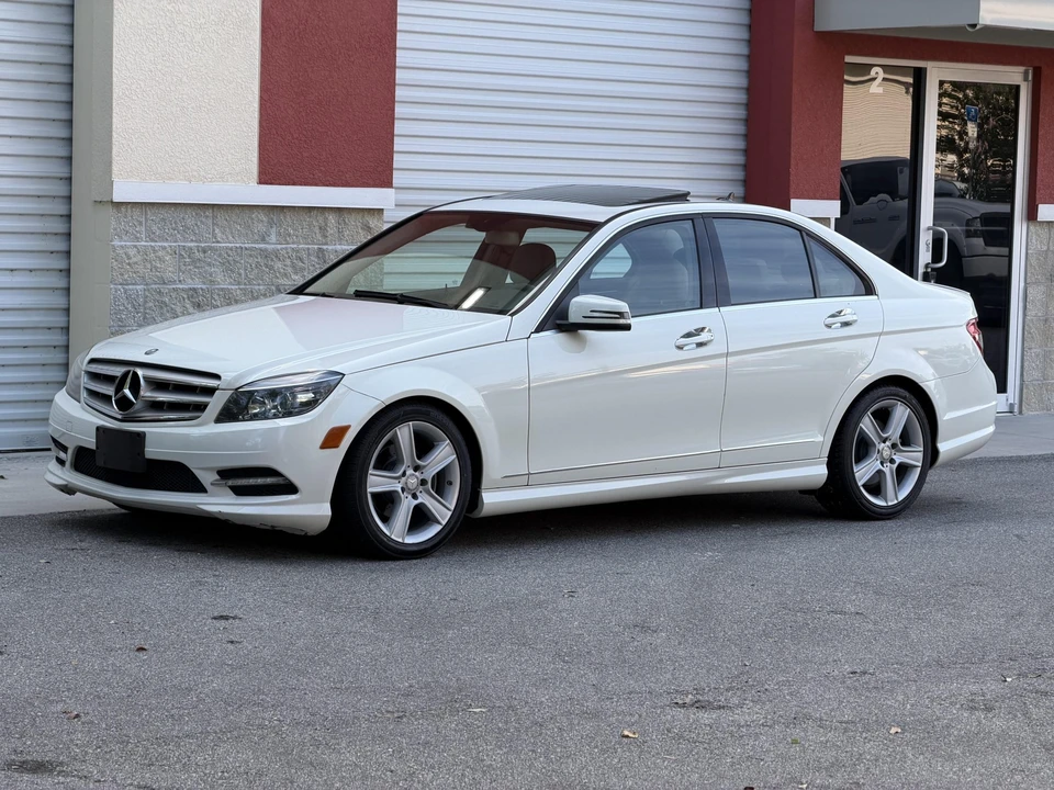 2011 Mercedes-Benz W204 C-Class - Image 2 of 31