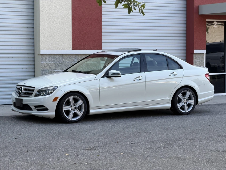 2011 Mercedes-Benz W204 C-Class - Image 3 of 31