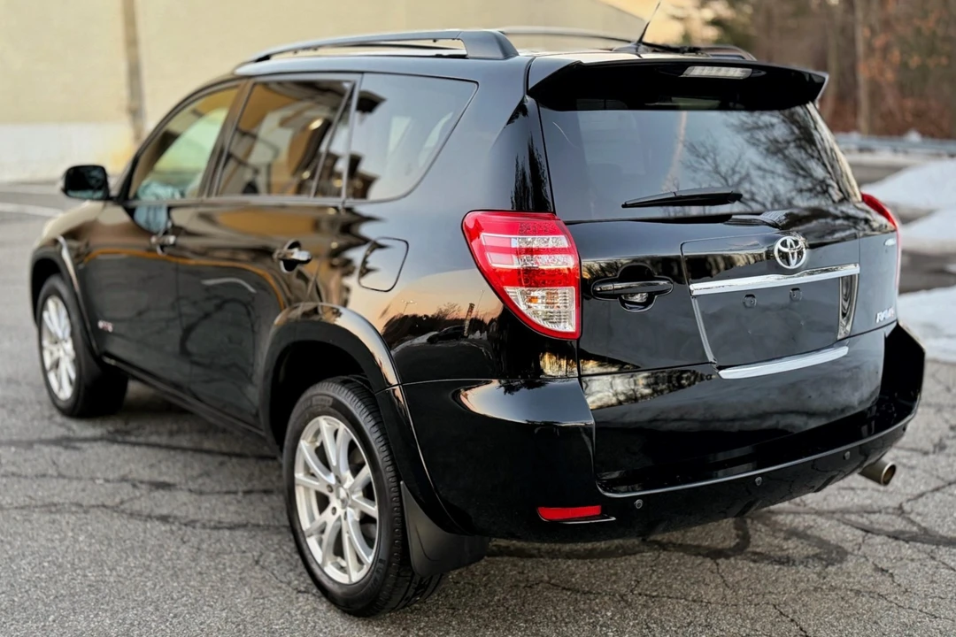 2011 Toyota RAV4 3rd Gen - Image 2 of 7
