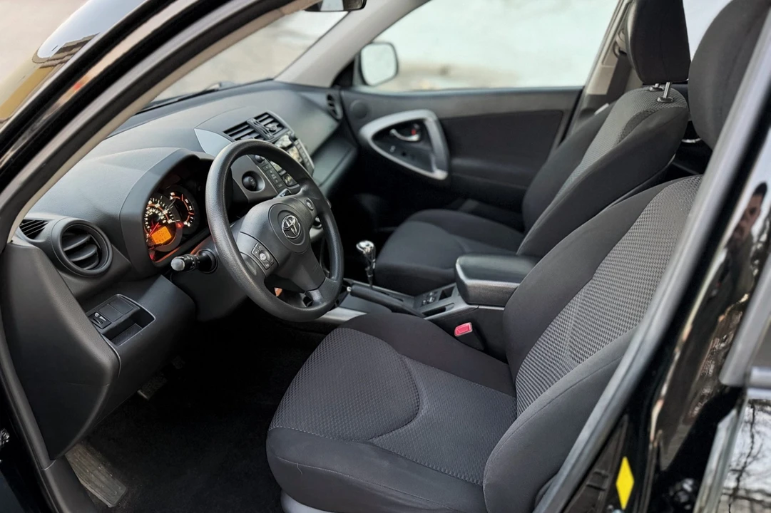 2011 Toyota RAV4 3rd Gen - Image 4 of 7