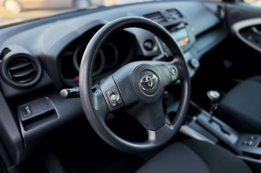 2011 Toyota RAV4 3rd Gen - Image 5 of 7