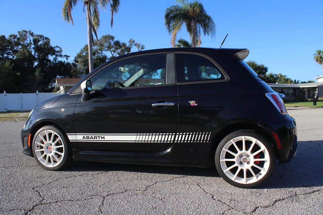 2012 Fiat Abarth 500 - Image 3 of 31